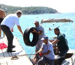 Çiftlik’te Deniz Dibi Temizlendi