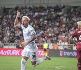Deplasmandan 3 puanla dönüyor