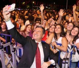 Kız Öğrencilere Hijyen Desteği