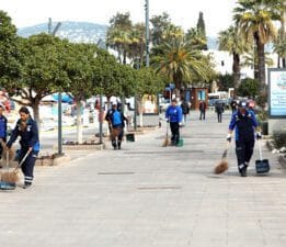 Bodrum’un Sokakları Temizlik Melekleri’ne Emanet