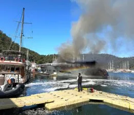 Tekne yangınına 11 itfaiye aracı 30 personelle müdahale