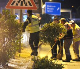 Belediye Ekiplerinden Gece Mesaisi
