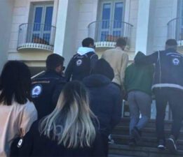 Göçmen kaçakçıları tutuklandı