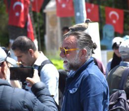 Başına talih kuşu kondu