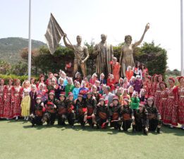 TED Bodrum Koleji’nde 19 Mayıs Coşkusu: Veliler Sahnedeydi