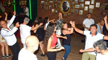 Latin Ezgileriyle başladı, Ankara Havası ile tamamlandı