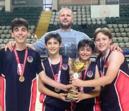 TED Bodrum Koleji Küçük Erkek Basketbol Takımı Namağlup Şampiyon oldu