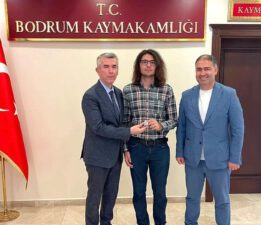 YKS Bodrum Birincisine Protokolden Tebrik ve Ödül