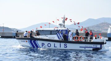 Şehidin adı verilen kontrol botu mavi sularda