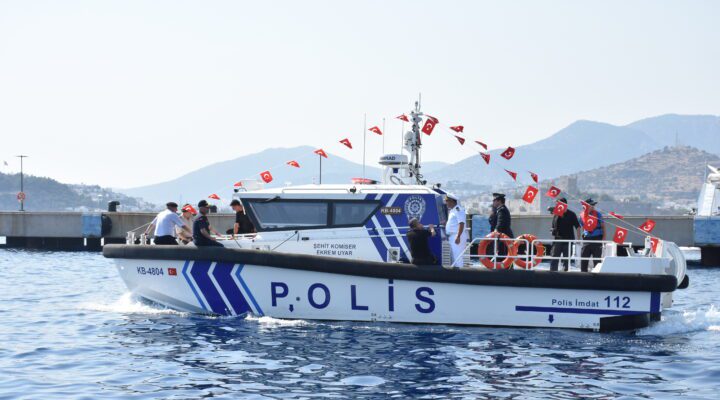Şehidin adı verilen kontrol botu mavi sularda