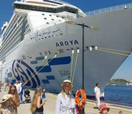 “Aroya” 1750 yolcu ile Bodrum’a geldi