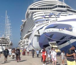 “Club Med 2” ve “Norwegian Viva” Bodrum’da