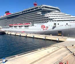 İki gemi ile Bodrum’a 2 bin 611 yolcu geldi