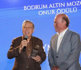 Bodrum Altın Mozele Onur Ödülü Efsane Halikarnas’ın kurucusu Süleymen Demir’e verildi