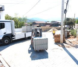Kızılağaç’ın yollarına beton parke