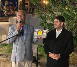 Meslekte 30, 40 ve 50. Yılını Dolduranlara Plaket