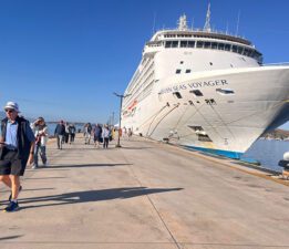 Bodrum, Seven Seas Voyager’ı ağırladı