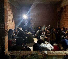 İnşaatta saklanan 28 göçmen yakalandı