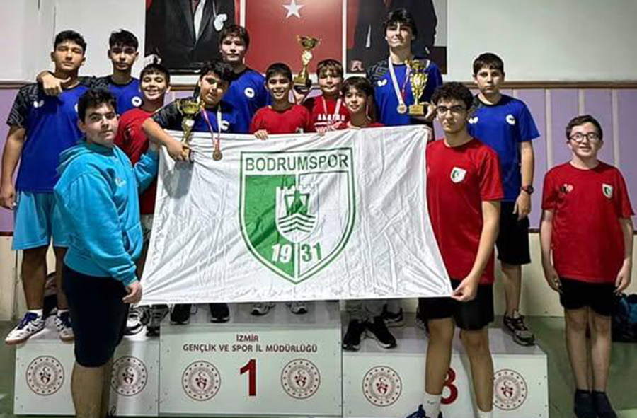 İzmir’den kupalarla döndüler