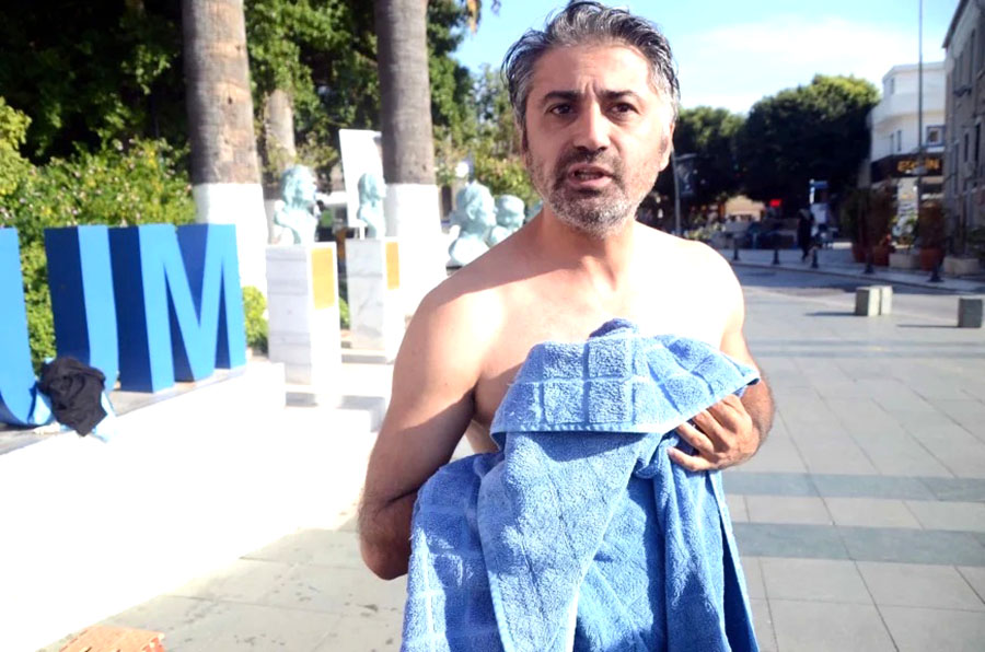 Vatandaş meydanda duş aldı, MUSKİ açıklama yaptı