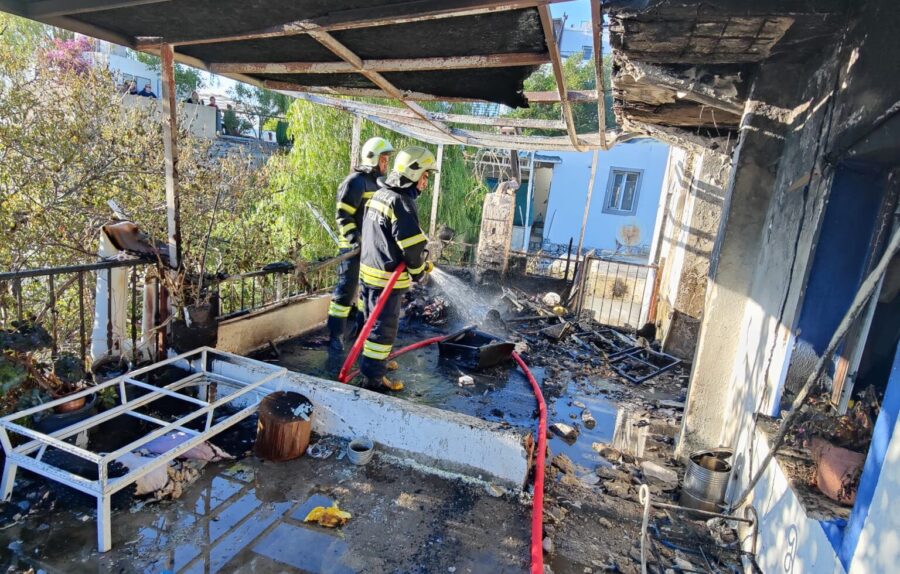 Elektrik tesisatından çıkan yangın korkuttu