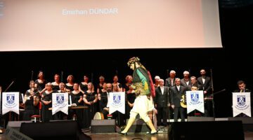 “Cumhuriyetimiz ve Atatürk” adlı konser ayakta alkışlandı