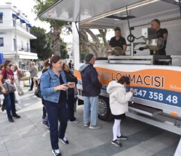 Öğretmenler Gününü Lokma Dökerek Kutladı