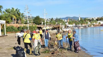 “Misgibi1Bodrum” Çevre Gönüllüleri atıkları temizliyor
