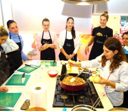 Hünerlerini saha yerine mutfakta gösterdiler