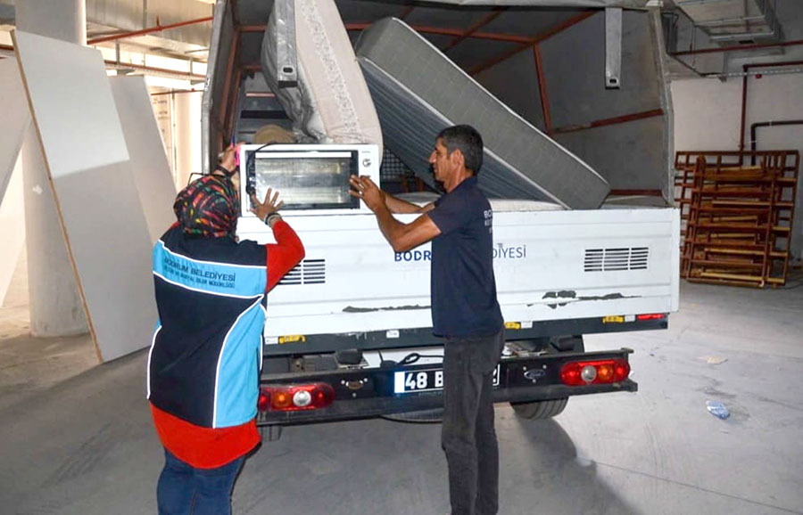 Bodrum Atmıyor, Paylaşıyor…