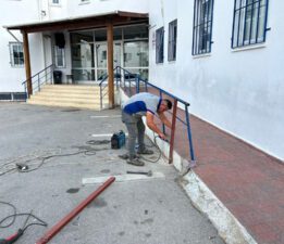 Bodrum Belediyesi, Okullardaki Bakım ve Onarım Çalışmalarını Sürdürüyor