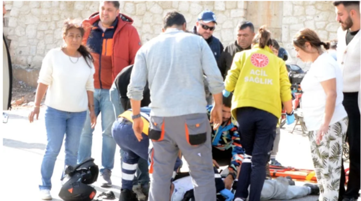 Otomobille çarpışan motosikletin sürücüsü yaralandı