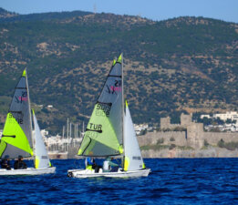 Bodrum’un mavi suları yelkenlerle renklendi