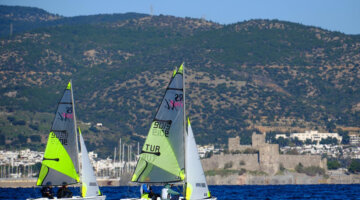 Bodrum’un mavi suları yelkenlerle renklendi