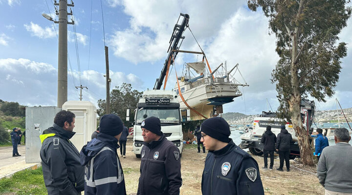 Gümbet Koyunda tekneler kaldırıldı