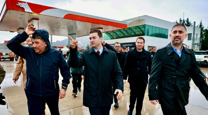 Belediye Ekiplerinden Fırtına ve Yağış Mesaisi