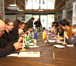 Üç Kuşak Mum Boyama Atölyesinde Buluştu