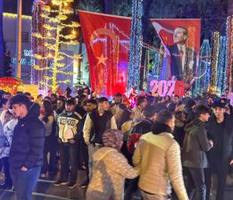 Meydanın Işıltısı Fotoğraf Karelerinde Ölümsüzleşti