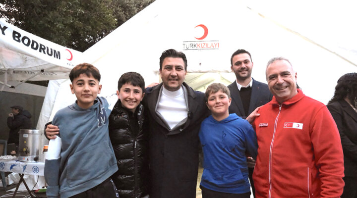 Kızılay Çadırında Birlik ve Dayanışma Sofrası