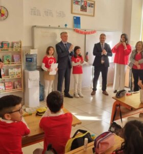 İlk ders “Bayrak sevgisi”