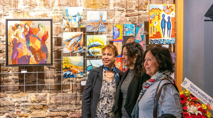 “İzler” karma sergisi sanatseverleri bekliyor