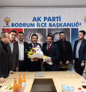 AK Parti Bodrum İlçe Başkanlığı’nda Devir Teslim Töreni Gerçekleştirildi