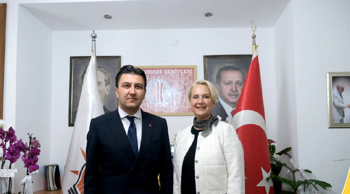 AK Parti Bodrum Kadın Kolları Başkanlığı’nda Bayrak Değişimi