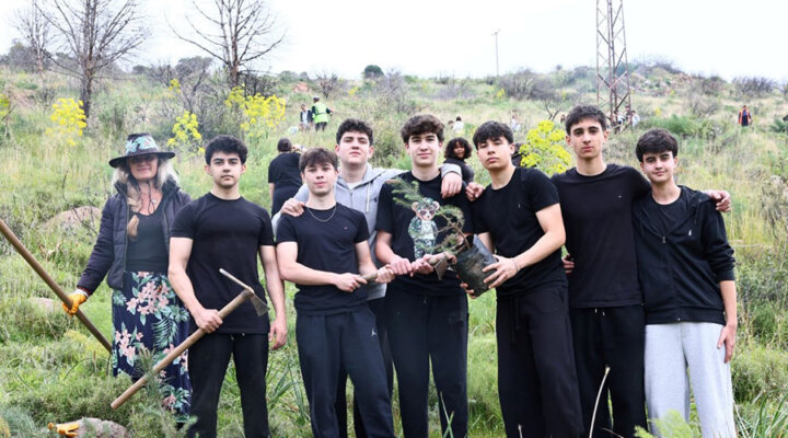 Bin 500 Fidan Toprakla Buluştu