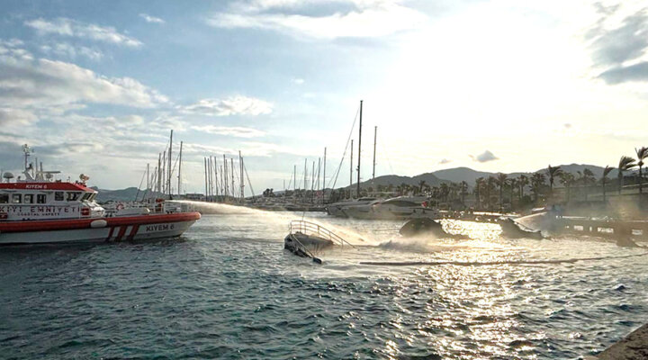 Marinadaki yangının boyutu gün ağarınca ortaya çıktı