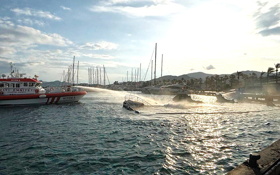 Marinadaki yangının boyutu gün ağarınca ortaya çıktı