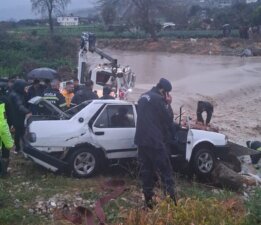 Sel sularına kapılan otomobilde can kaybı