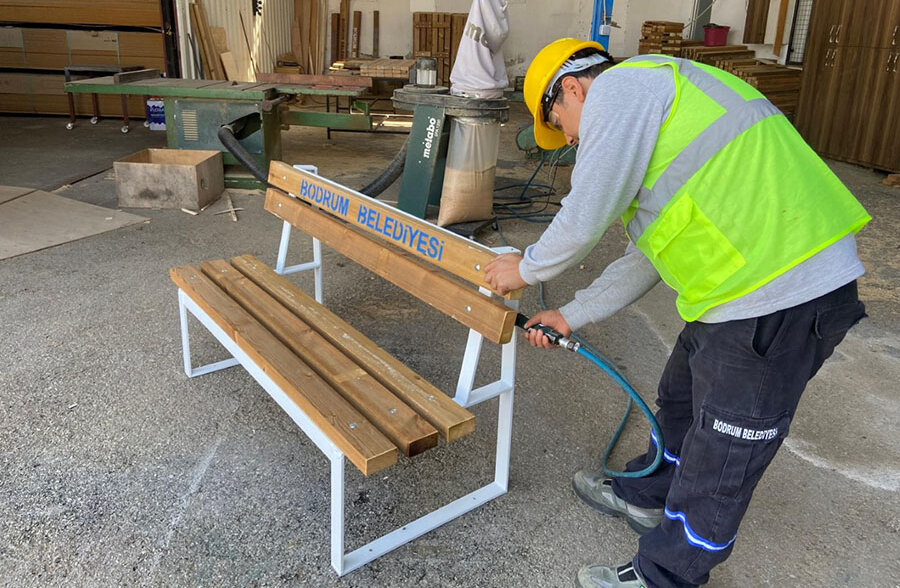 Belediye Atölyelerinden Kentin Dört Bir Yanına Üretim