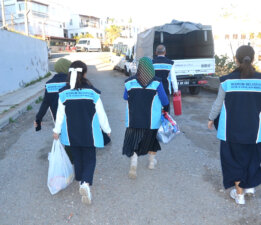 Bayram öncesi çocukların yüzü güldürüldü