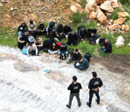 Mumcular’da 21 göçmen yakalandı